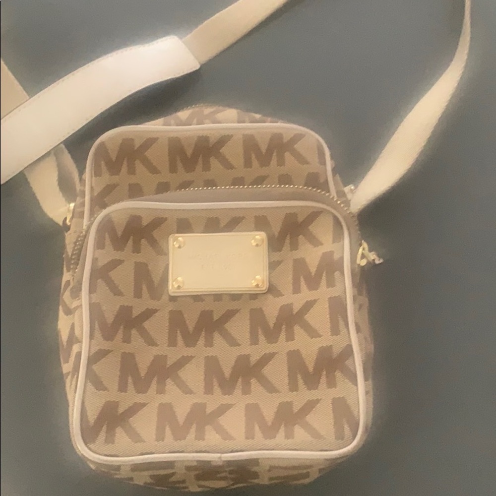 Michael Kors Signature Crossbody Bag